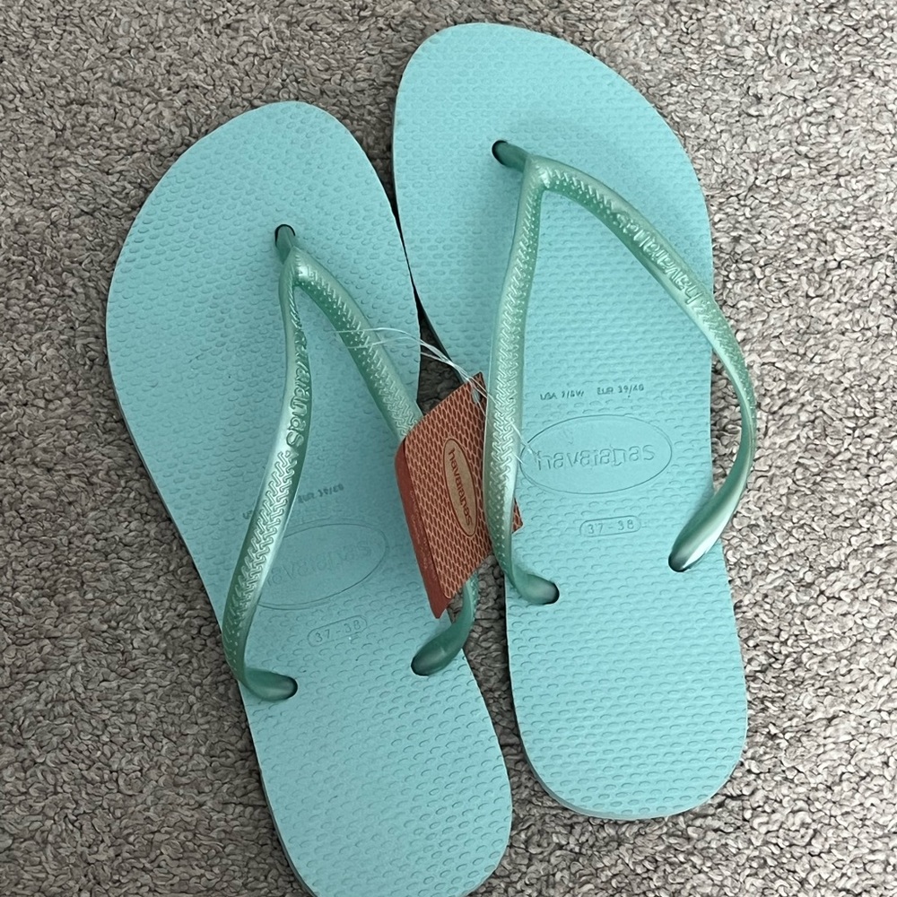 NWT Aqua Havaianas Flip Flops Womens